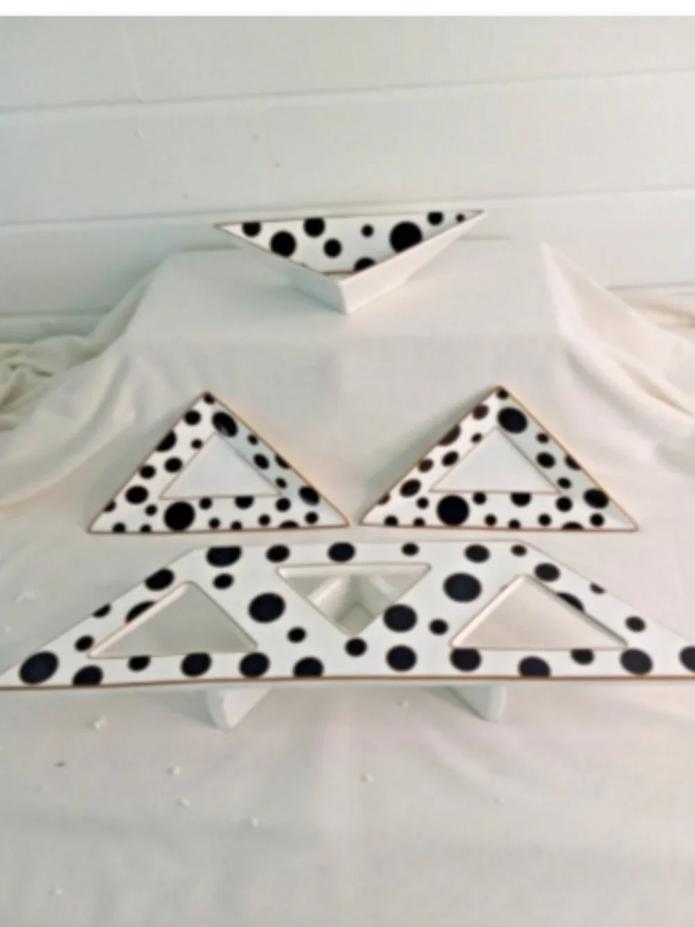 Triangle Divided Serving Tray Set of 3 w/ Stand Black White Polka Dot Porlien